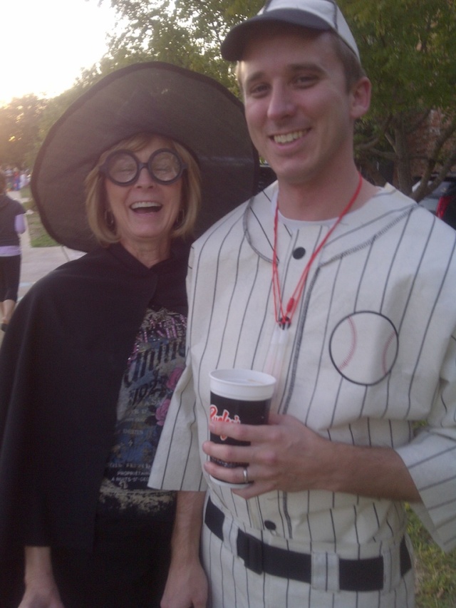 2011/10(Oct)/Women of Faith Conference in St.Paul/Halloween Fun/640x480_2011-10-31-Halloween Ian Sydney-12.jpg